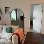 Top Quality Private Full Flat Luxury Bedroom In Central London