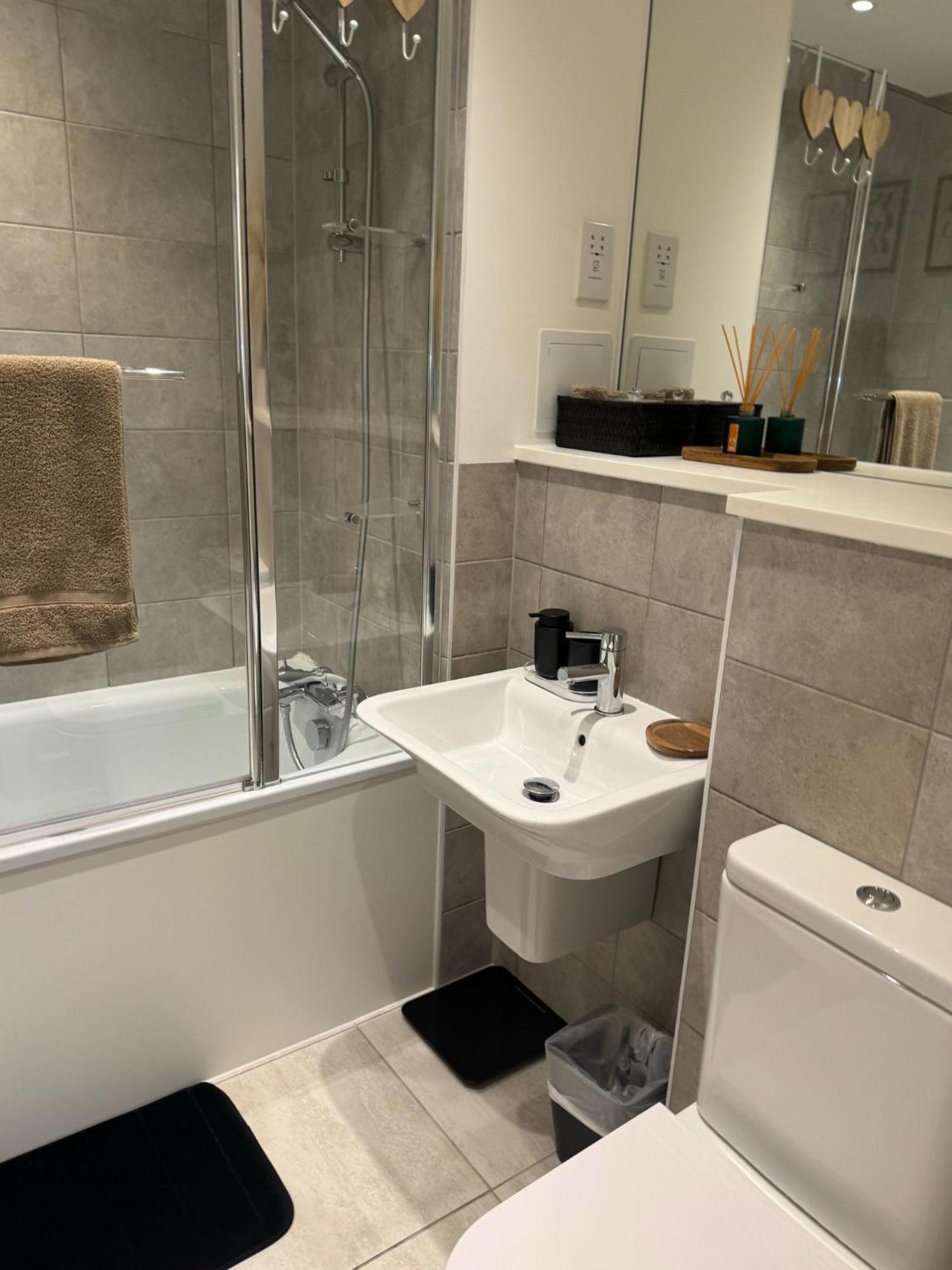 Apartment Top Quality Private Full Flat Luxury Bedroom In Central